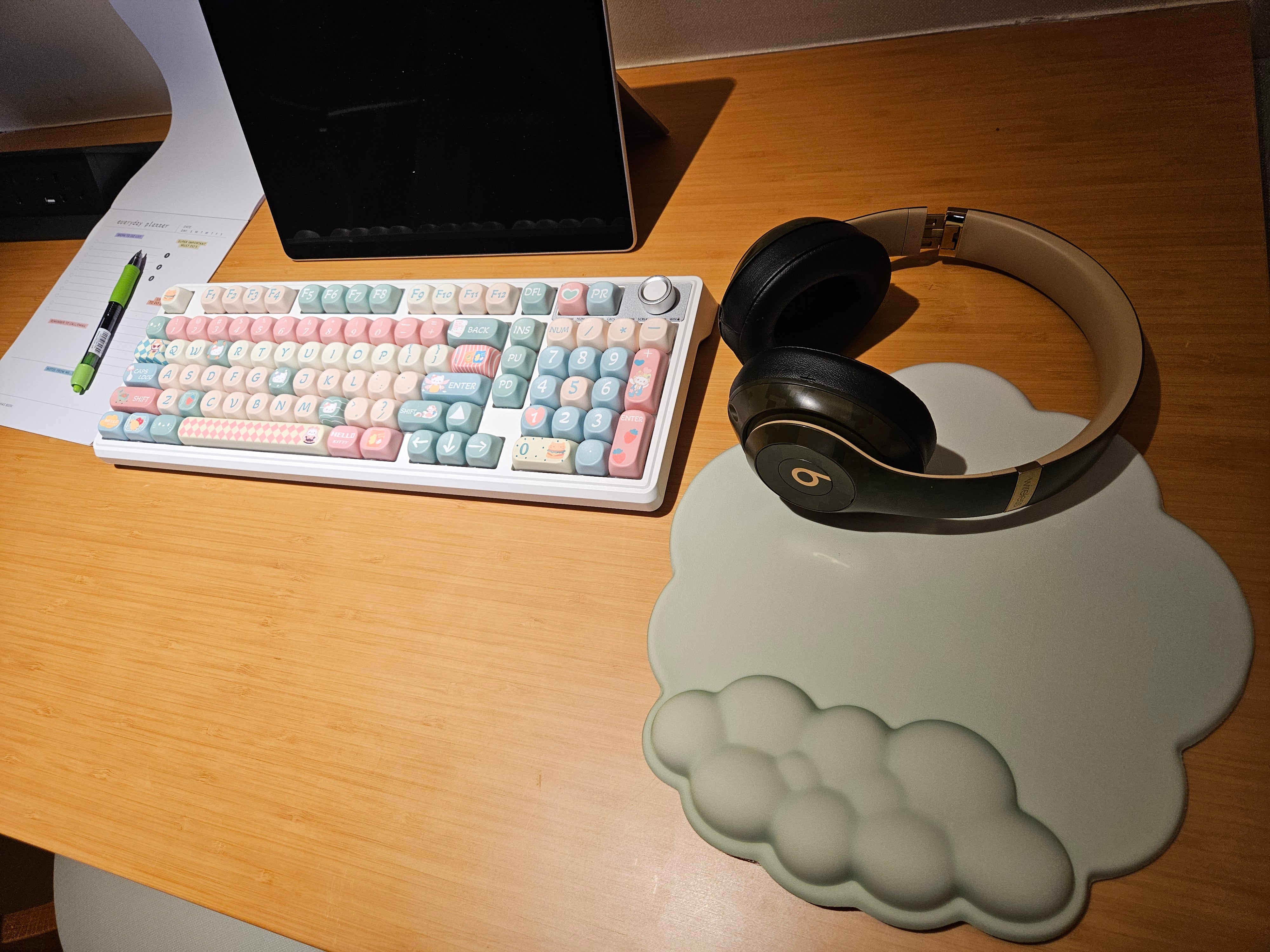The Berry Bistro Bubble Tap Mechanical Keyboard