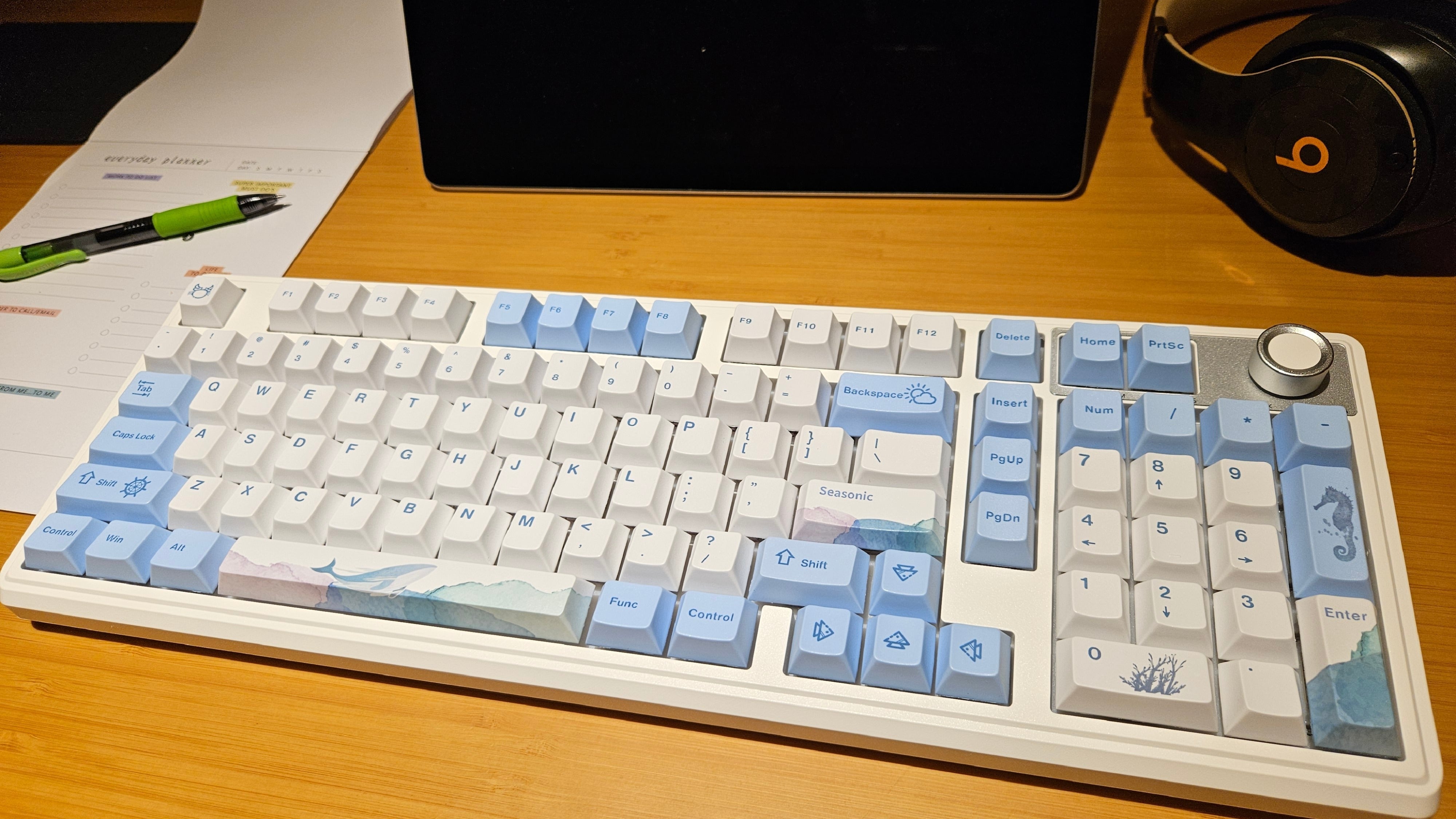 The Ocean Whisper Mechanical Keyboard